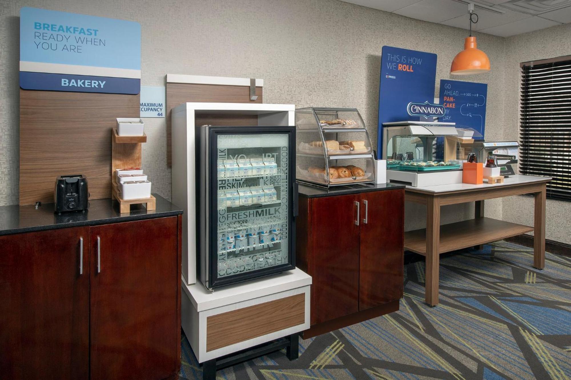 Holiday Inn Express Washington Dc-Bw Parkway By Ihg Hyattsville Esterno foto