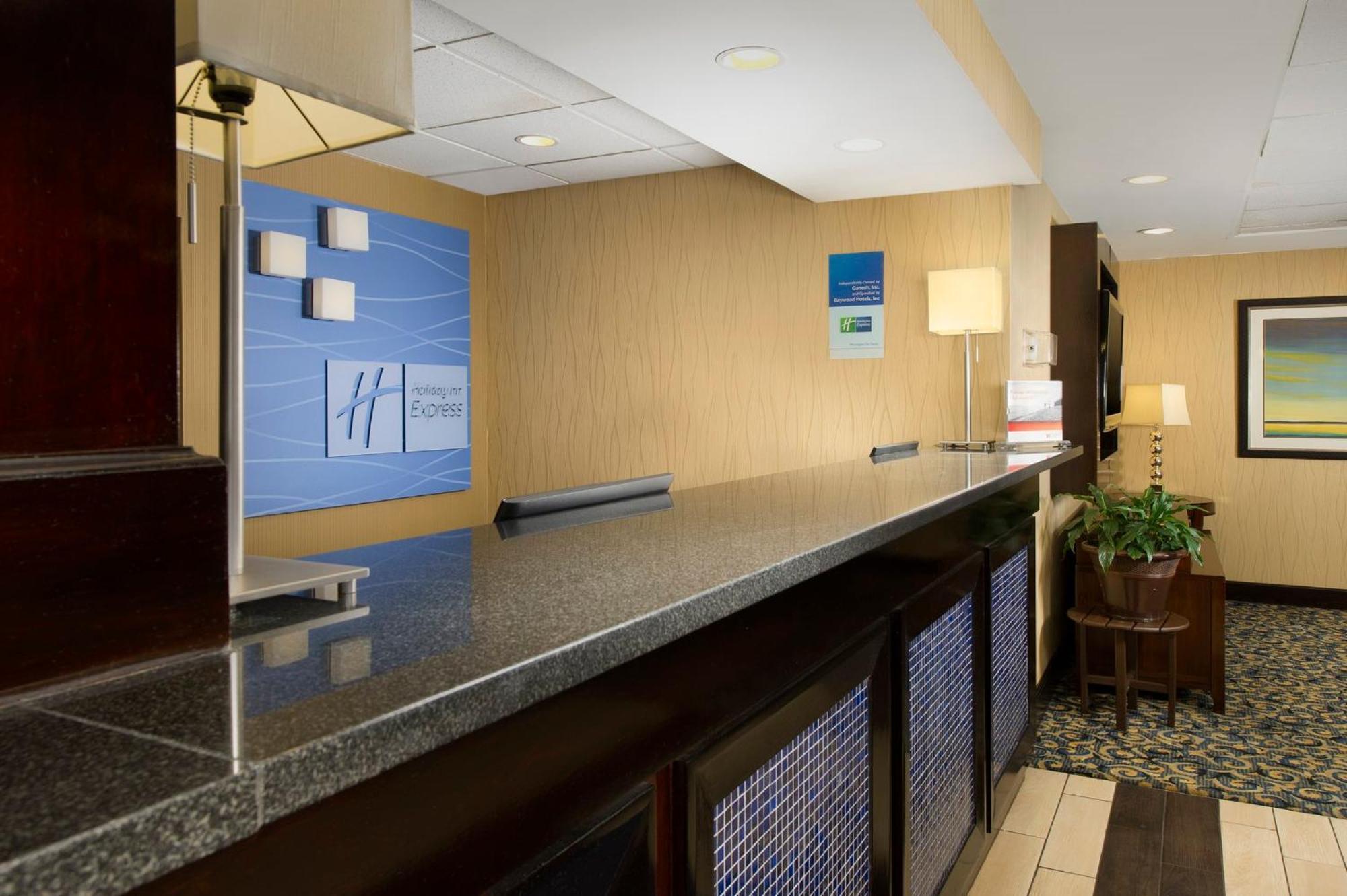 Holiday Inn Express Washington Dc-Bw Parkway By Ihg Hyattsville Esterno foto