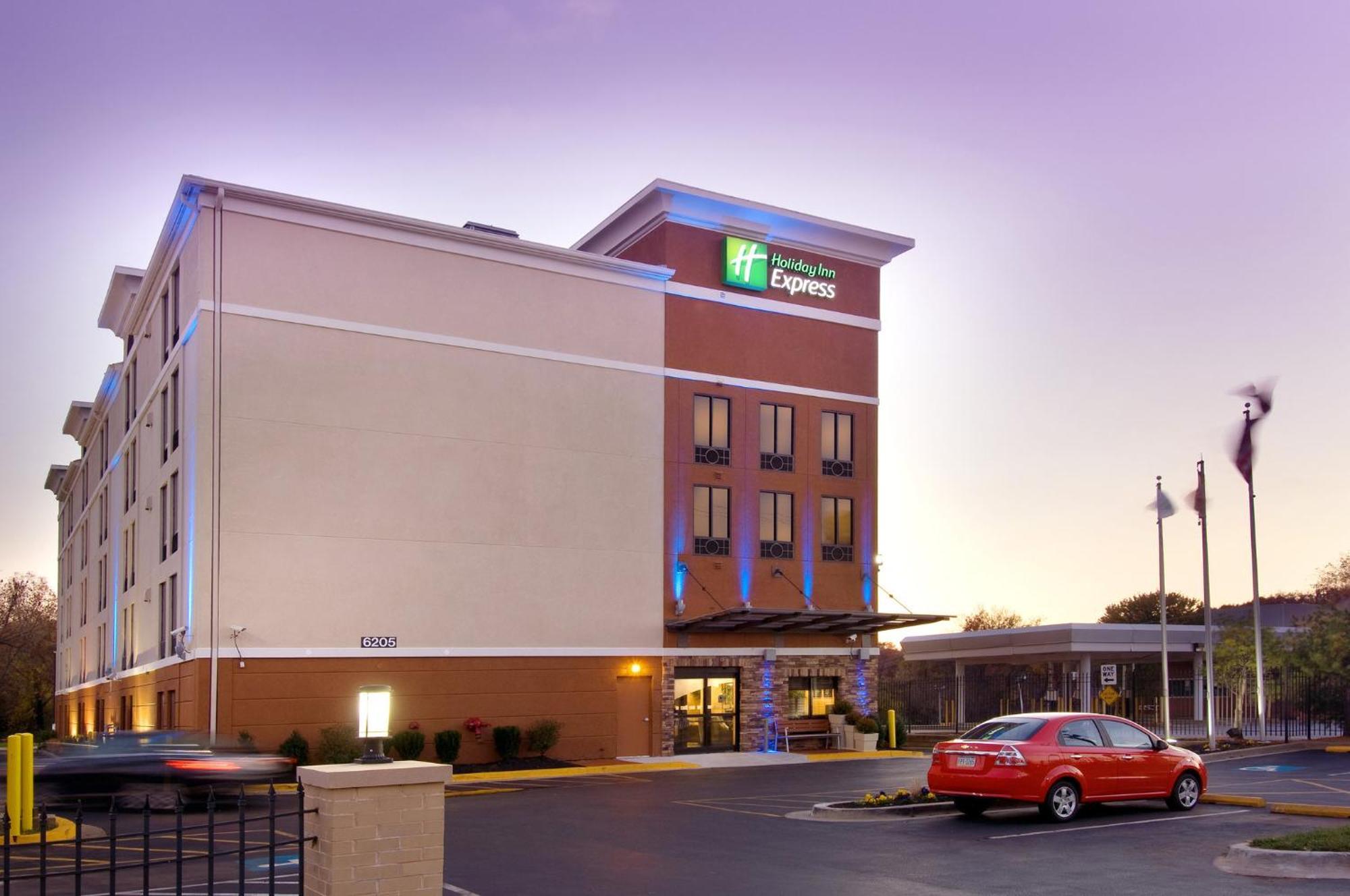 Holiday Inn Express Washington Dc-Bw Parkway By Ihg Hyattsville Esterno foto
