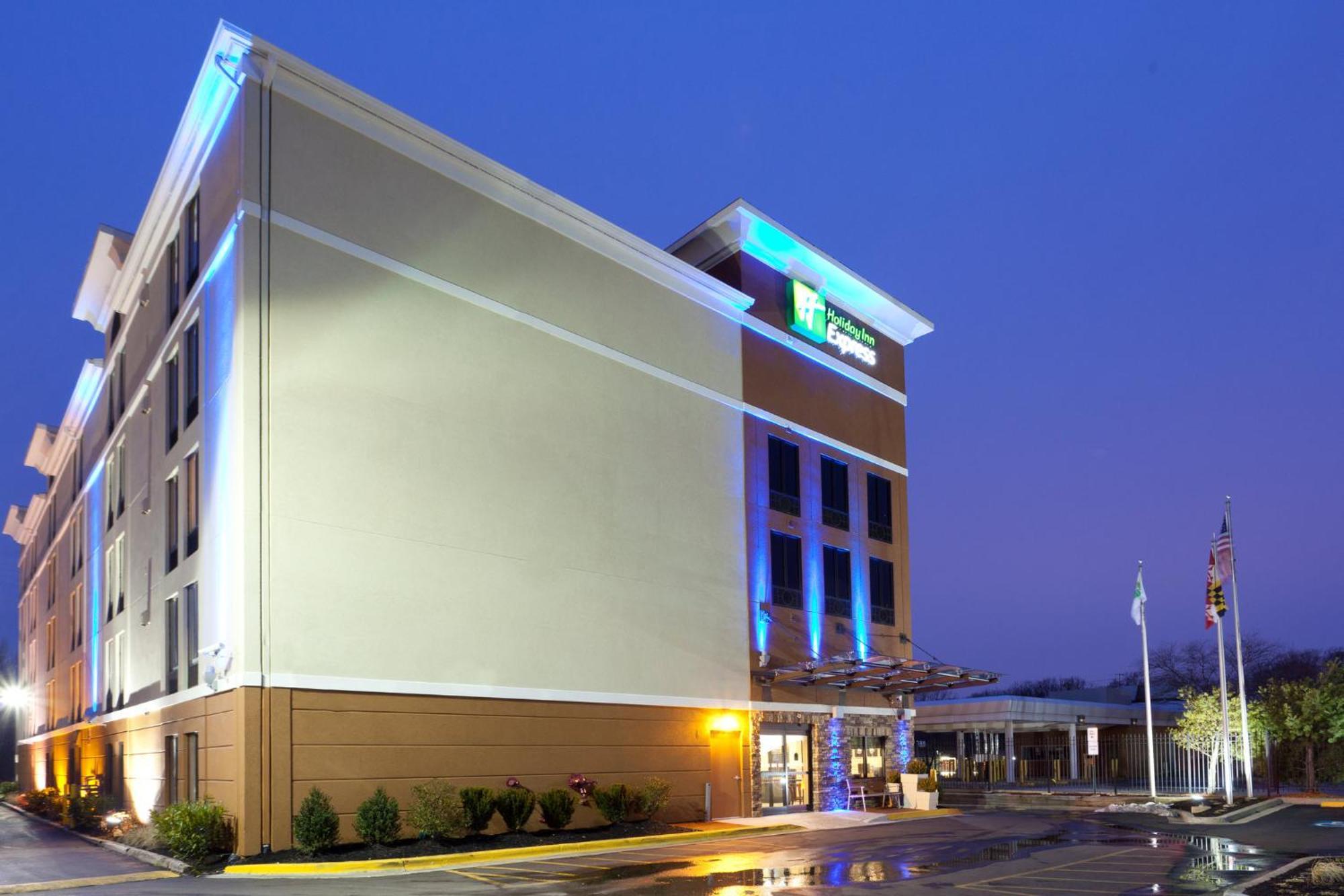 Holiday Inn Express Washington Dc-Bw Parkway By Ihg Hyattsville Esterno foto