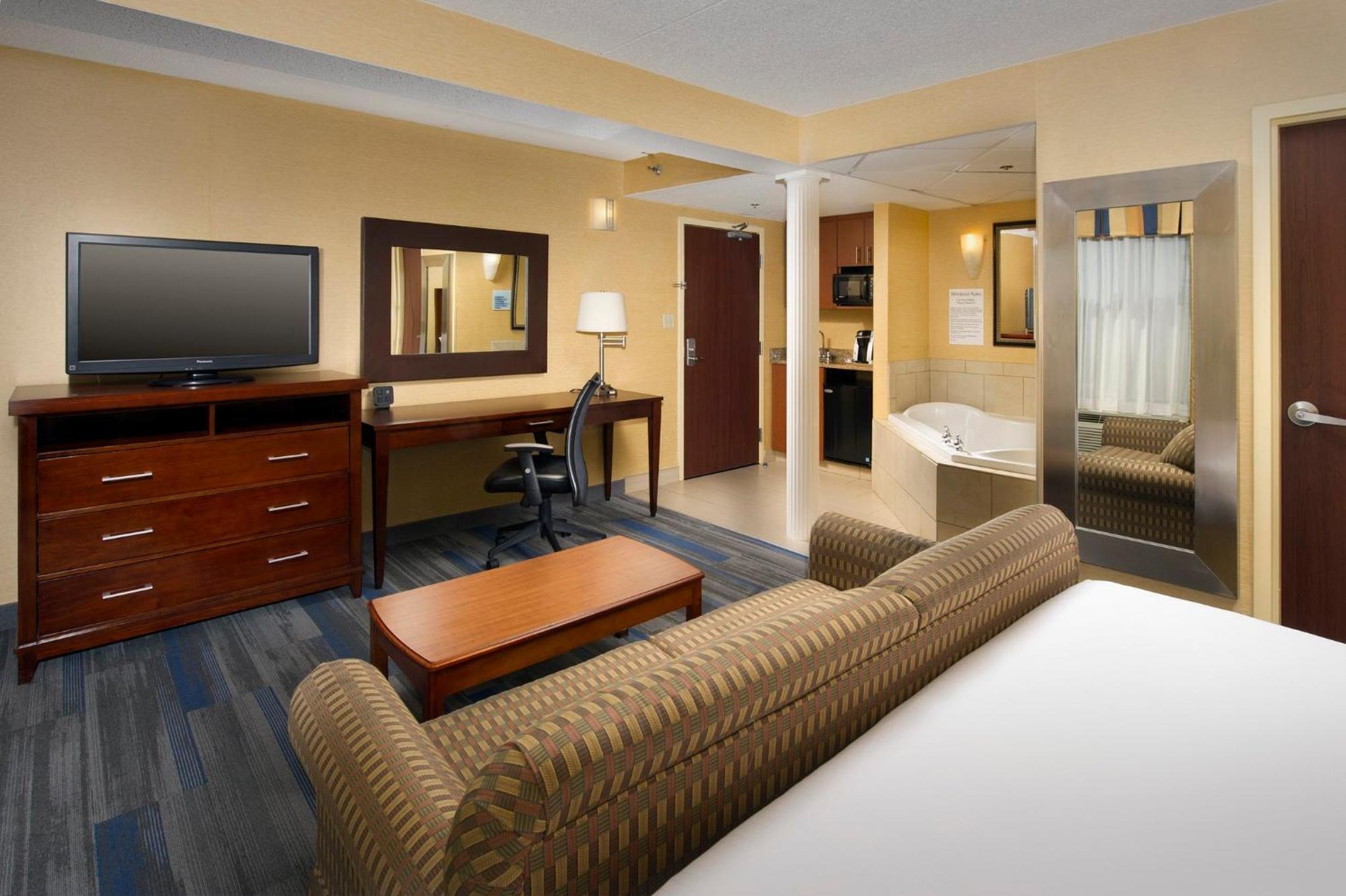 Holiday Inn Express Washington Dc-Bw Parkway By Ihg Hyattsville Esterno foto