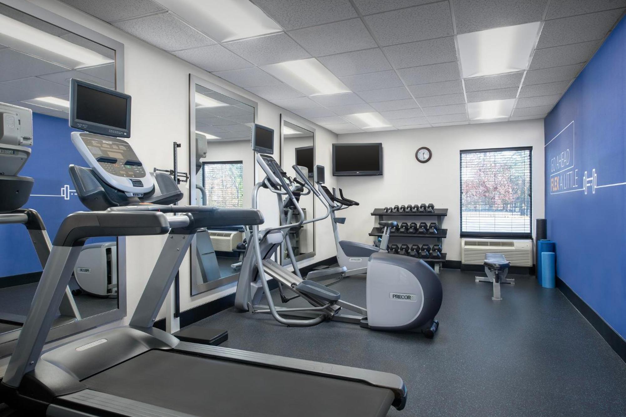 Holiday Inn Express Washington Dc-Bw Parkway By Ihg Hyattsville Esterno foto