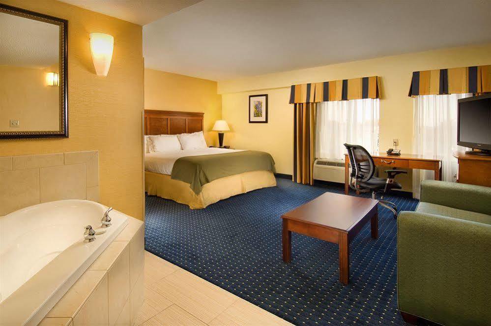 Holiday Inn Express Washington Dc-Bw Parkway By Ihg Hyattsville Esterno foto